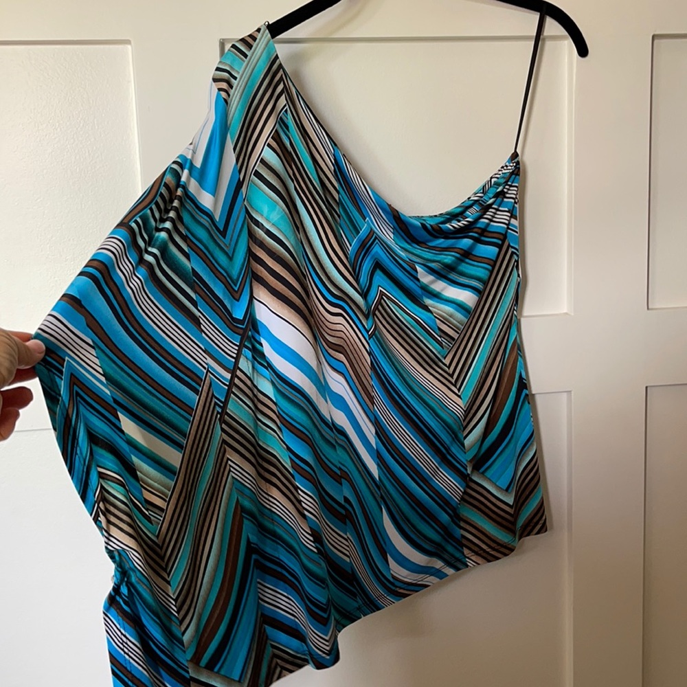 Cache medium Off the shoulder top